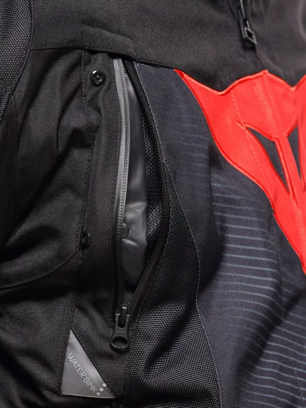 Dainese Super Sprint D-Dry Motorjas Black/Black/Red-Lava H43> Motorjassen